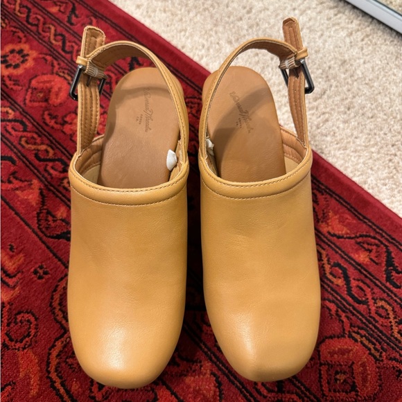 Universal Thread platform clogs - Picture 4 of 6